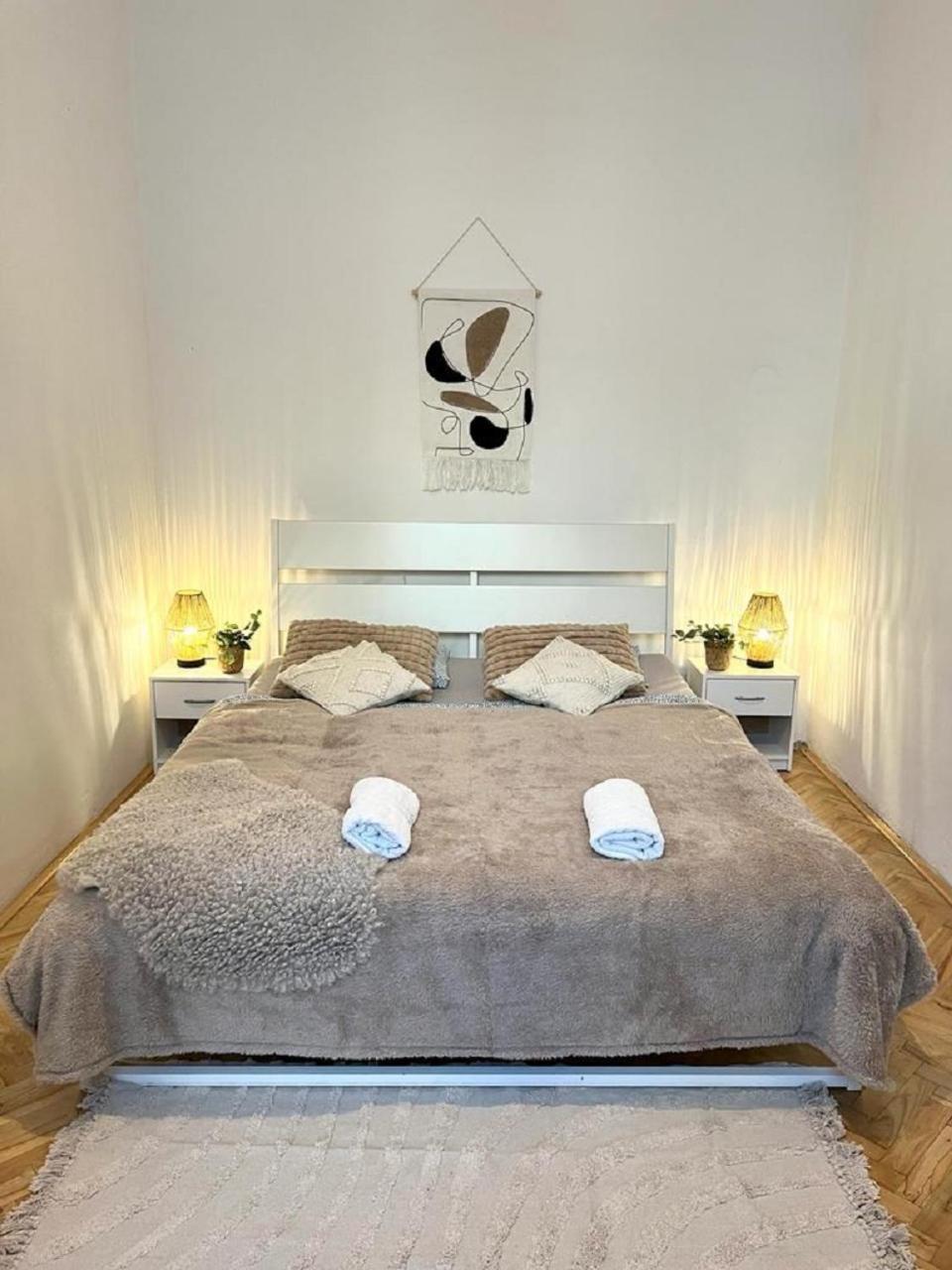 Apartment Cecil - Old Town Bratislava Dış mekan fotoğraf
